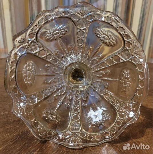 Ваза старинная на ножке