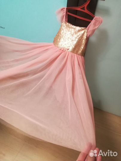 Нарядное платье