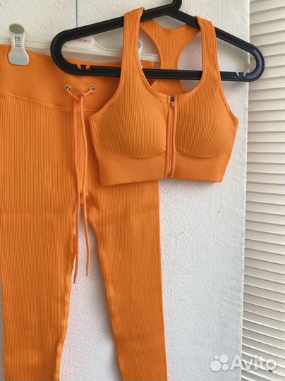 Спортивный костюм женский