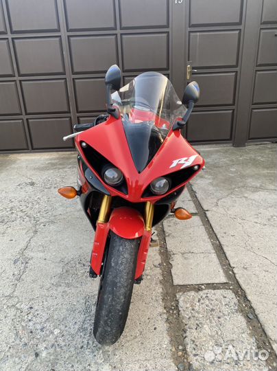 Yamaha YZF R-1