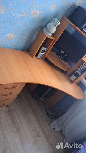 Компьютерный стол