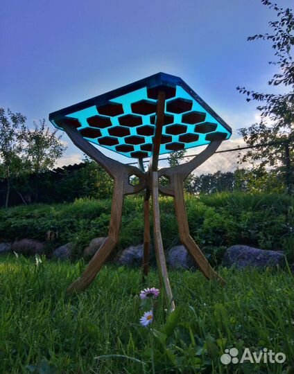 Столик из эпоксидной смолы