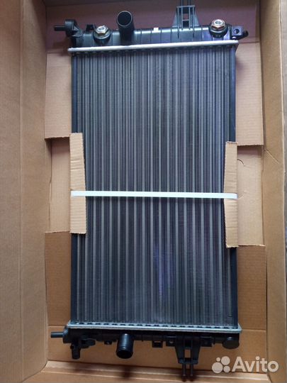 Радиатор охлаждения Opel Astra H 1.6-1.8(04-10) aт