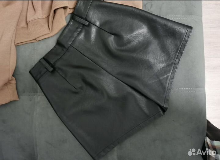 Кожаные шорты 42