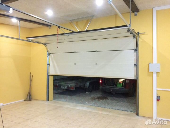 Ворота подъемно-секционные 2360*2360