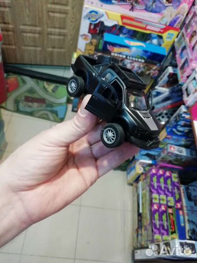 Коллекционные модели машин металл