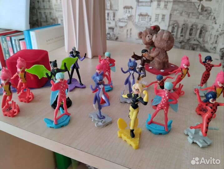 Игрушки Киндер леди баг и супер кот