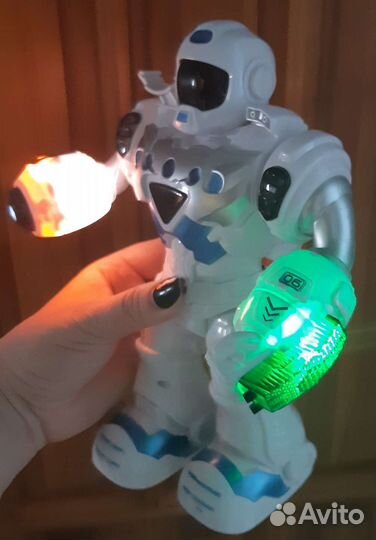 Робот игрушка