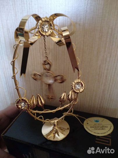 Сувенир позолоченный с кристаллами swarovski