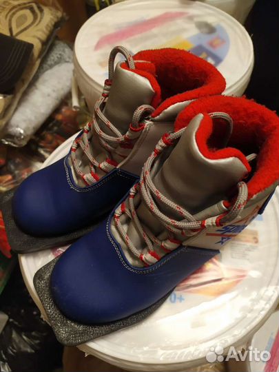 Лыжные ботинки