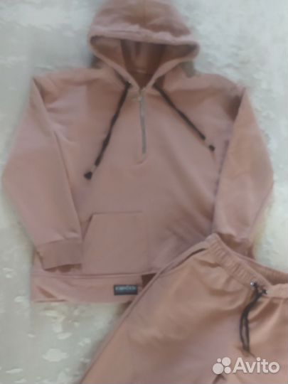 Костюм спортивный