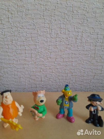 Фигурки разные в том числе из киндер сюрприза