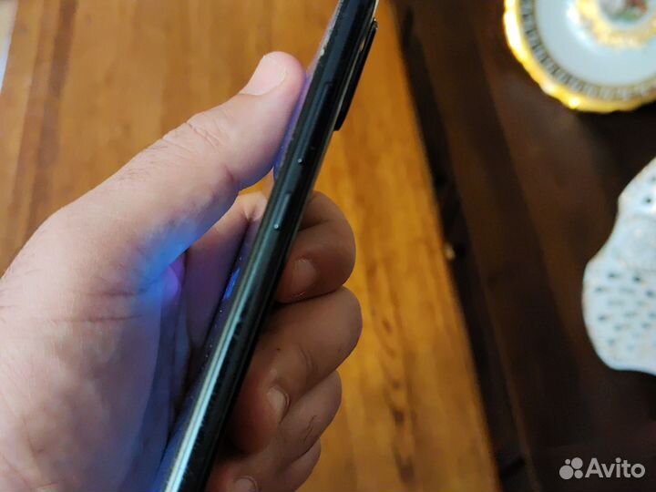 Телефон Honor 20 lite