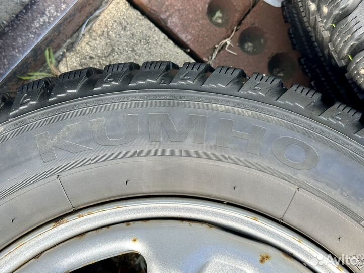 Kumho I’ZEN KW22 215/65 R16 5*114,3 цо66,1