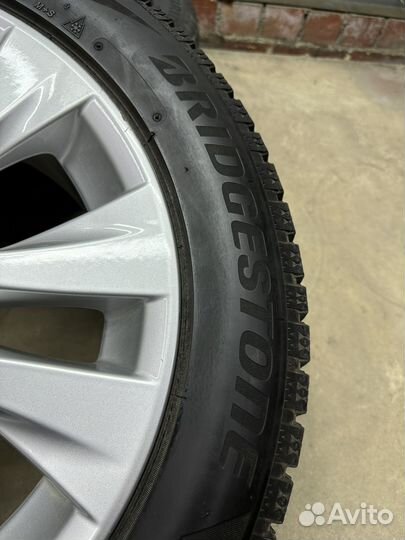 Bridgestone Blizzak VRX2 235/50 R18 97Q