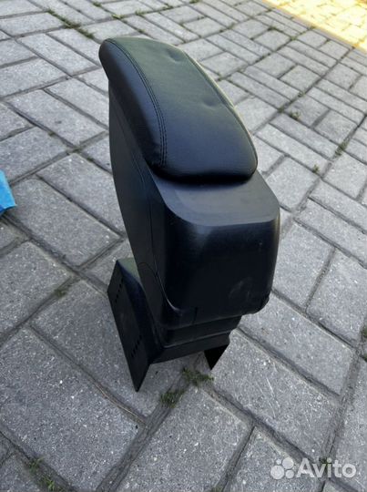 Подлокотник универсальный