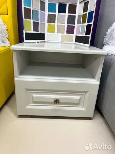 Тумба прикроватная