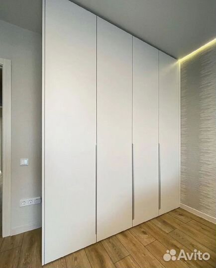 Шкаф распашной с фрезерованными фасадами