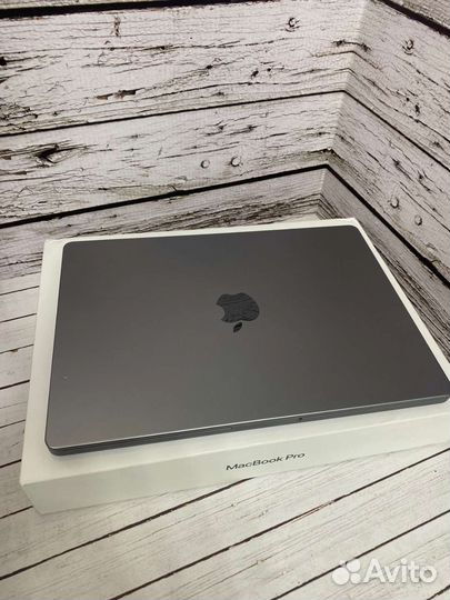Apple MacBook Pro 14 m1