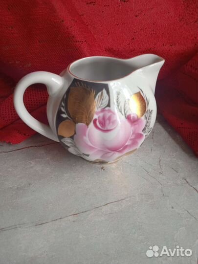 Чайник, сахарница, молочник