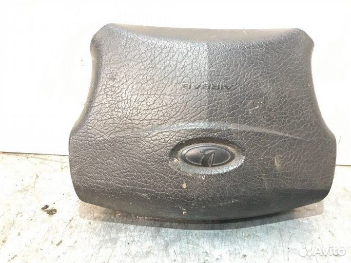 Подушка безопасности в рулевое колесо передняя