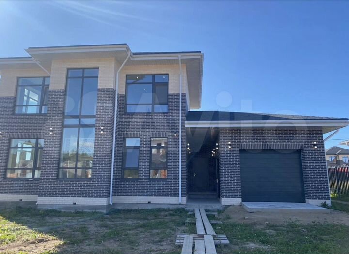 Дом 180 м² на участке 7 сот.