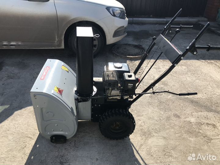Снегоуборщик бензиновый самоходный бу