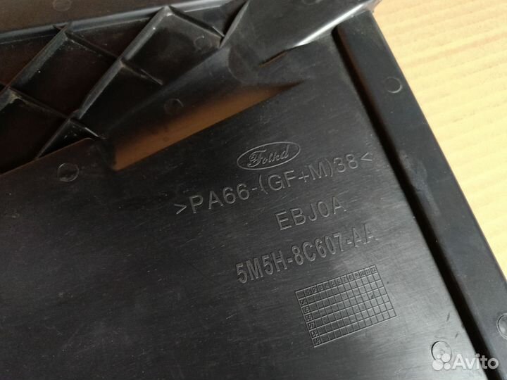 Диффузор охлаждения Ford Focus