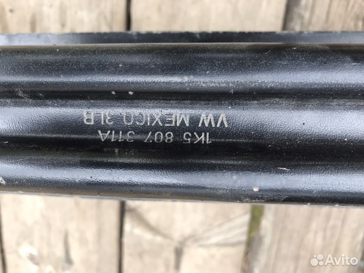 Усилитель заднего бампера volkswagen jetta 5