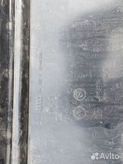 Решетка радиатора Ауди А4 б8 рест