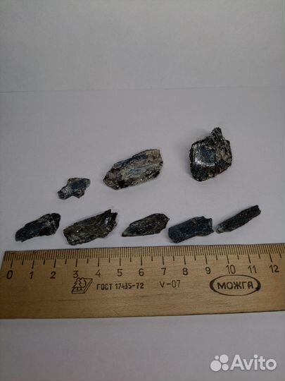 Минерал Кианит