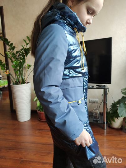 Куртка лёгкая демисезонная на девочку 140-146 см