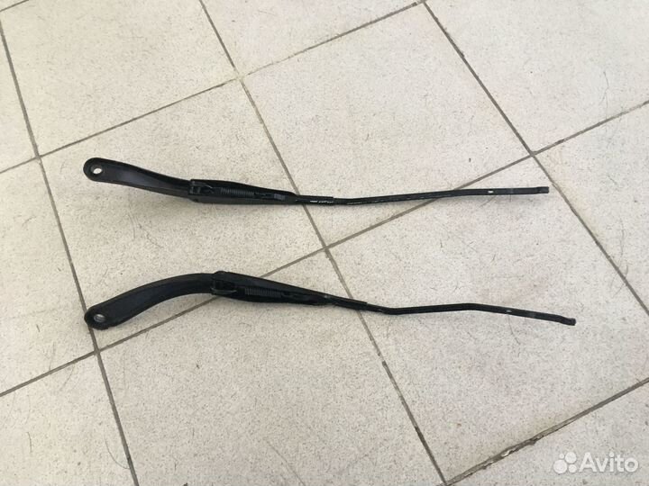 Поводки дворники Renault Logan 2 1 2022 год