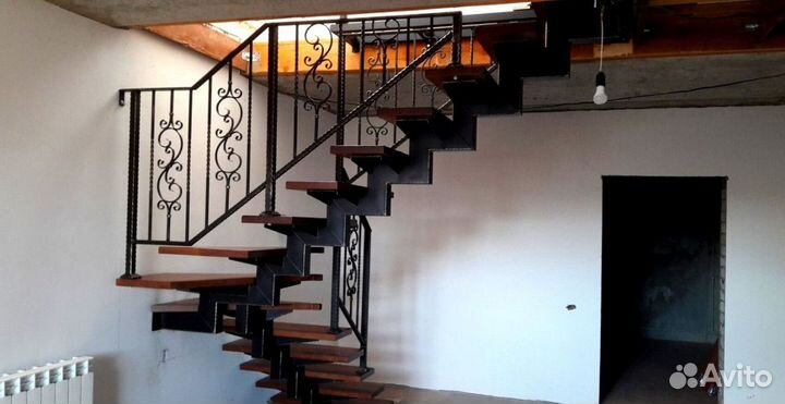 Лестница в коттедж