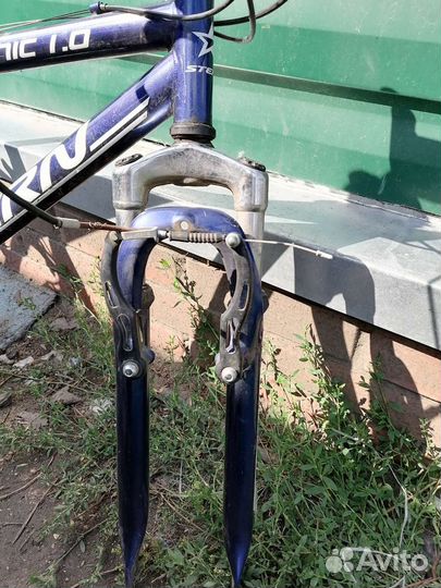 Рама велосипеда цельная с педалями с вилкой