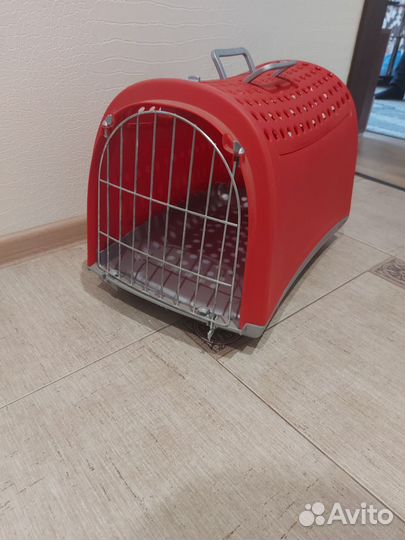 Переноска для кошек и маленьких собак