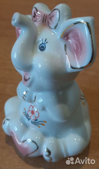 Слоники фарфоровые