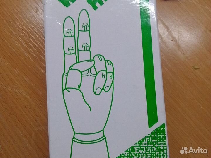 Деревянная рука для колец