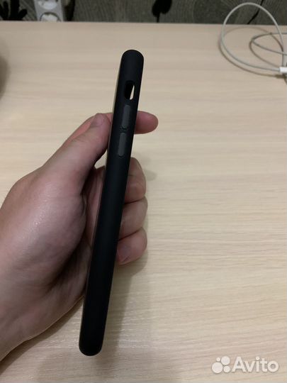 Оригинальный чехол на iPhone Xr