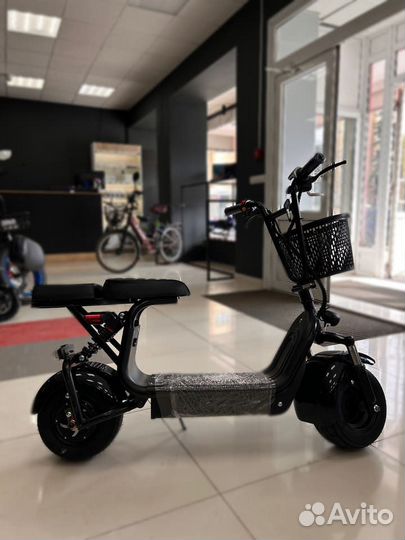 Электроскутер Wolong C1 PRO 800W 13AH