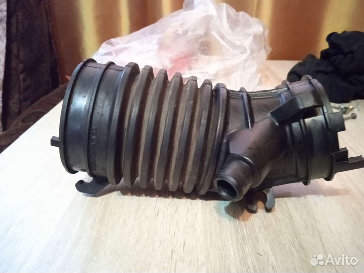 Патрубок воздушного фильтра на Honda Stepwgn RK-2