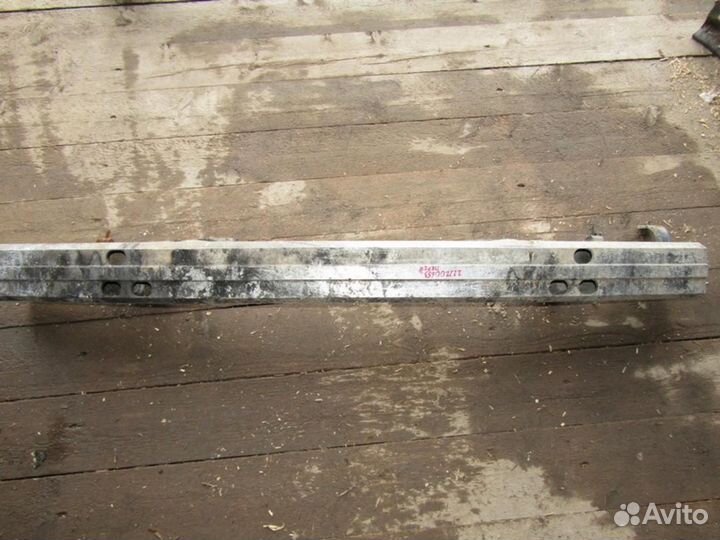 Усилитель переднего бампера LX 570