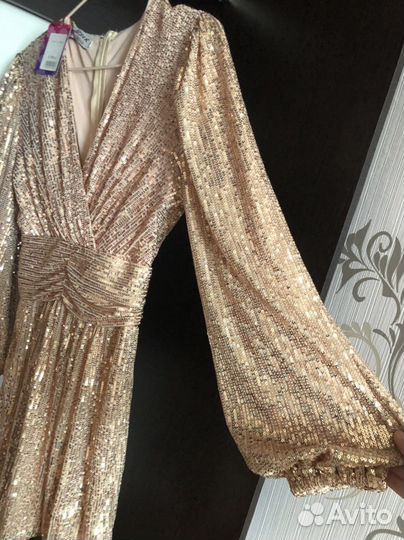 Платье золотое с пайетками праздничное блестящее