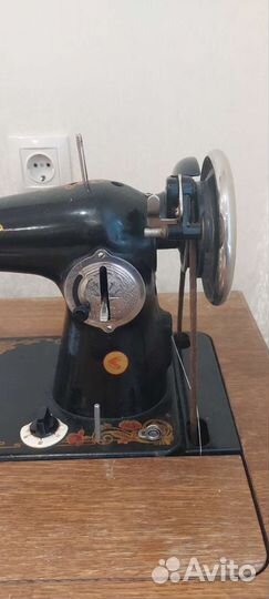 Швейная машина Подольск ножная