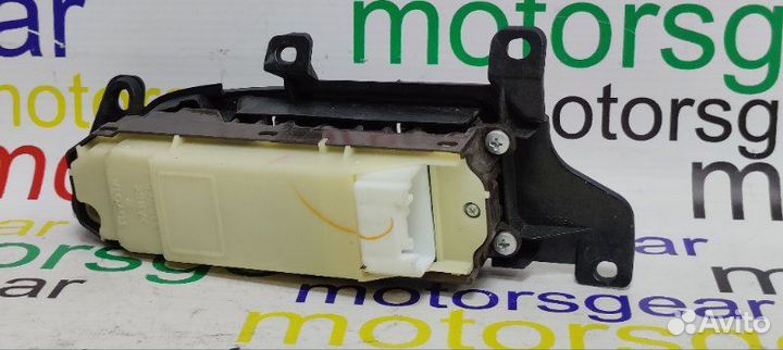 Блок управления стеклоподъемниками Lexus Gs300 2