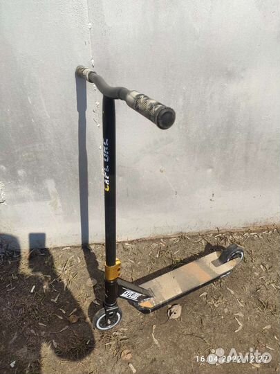 Самокат трюковой