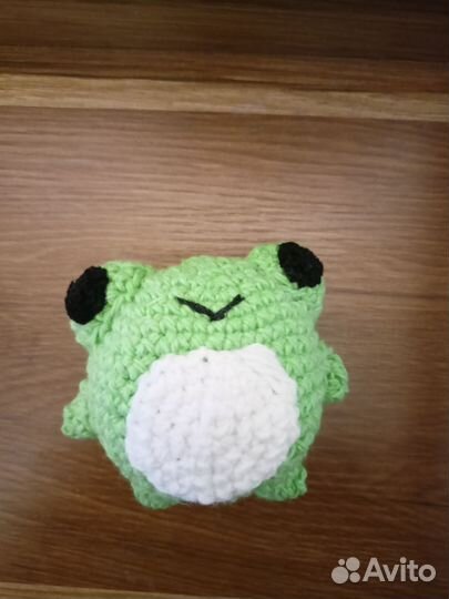 Вязаная игрушка амигуруми. Лягушонок