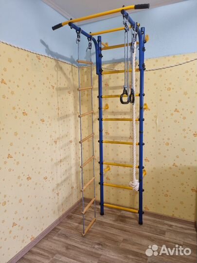 Спортивный снаряд. Шведская стенка