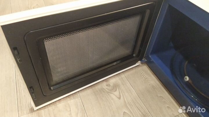 Микроволновая печь Samsung CE2833NR