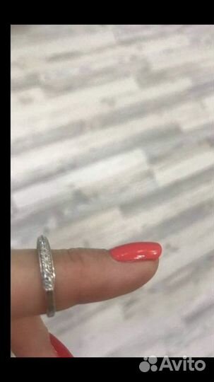 Кольцо из белого золота с бриллиантами